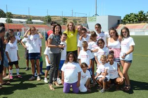 Claudio Caniggia with kids from the local orphanage